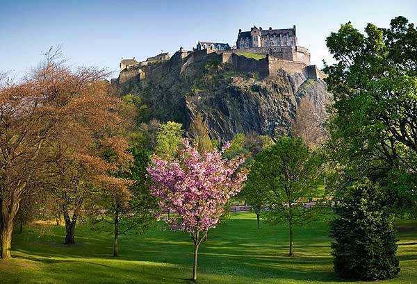 Di tim bieu tuong quyen luc xu scotland